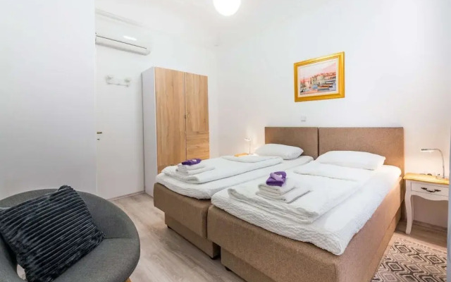 Old Town Finest - Two-bedroom Apartment - Lucarica 4 Street
