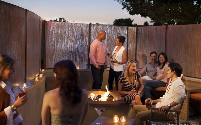 Juniper Hotel Cupertino, Curio Collection by Hilton