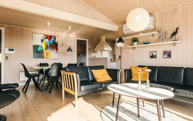 6 Person Holiday Home in Spottrup-by Traum