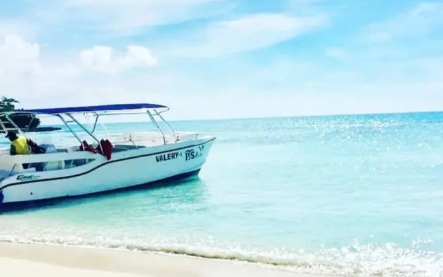 Luxury Apartment near Beach