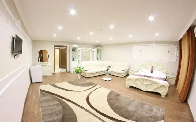 Sky Lux Hotel