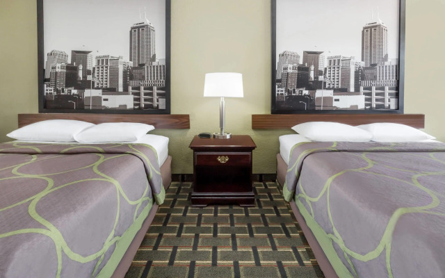 Super 8 by Wyndham Logansport
