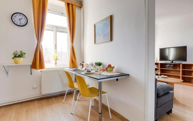 Sunshine Apartment near the City center