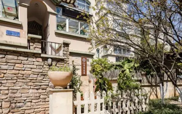 Floral Hotel·Kunming Aromatic Garden hotel (Kunming Guandu Ancient Town)