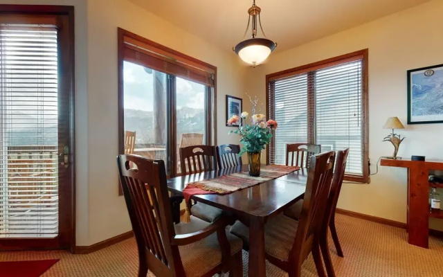 Eagle Run #205 2 Bedroom Condo by Redawning