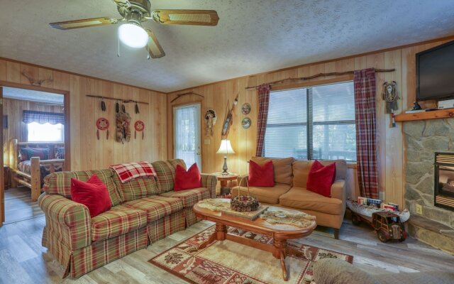 Wandering Creek - 2 Bedrooms, 1 Baths, Sleeps 6 Cabin by RedAwning