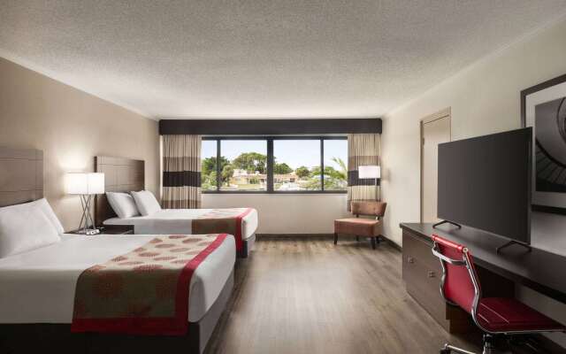 Ramada by Wyndham Sarasota Waterfront