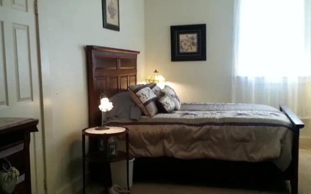 Historic Holle House