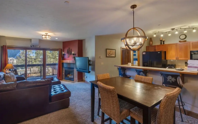 Oro Grande by Summit County Mountain Retreats