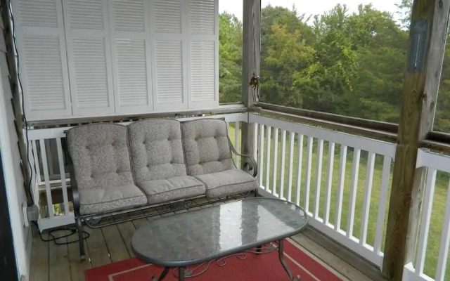 Canal Landing Court 48