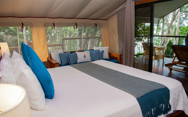 Isla Chiquita Glamping Hotel