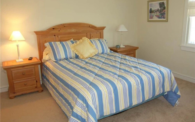 Harbour Place 4101 3 Br condo by RedAwning