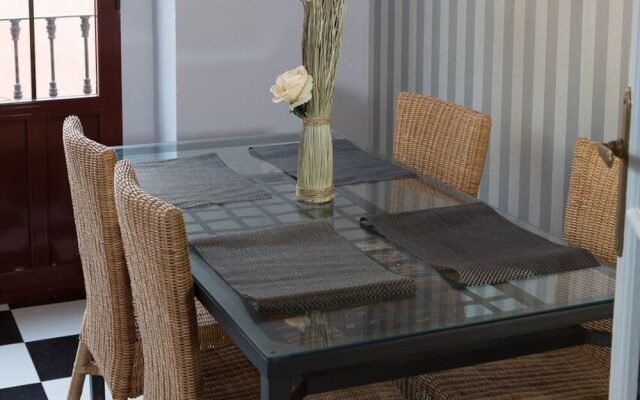 Reservaloen Puerta Maestranza