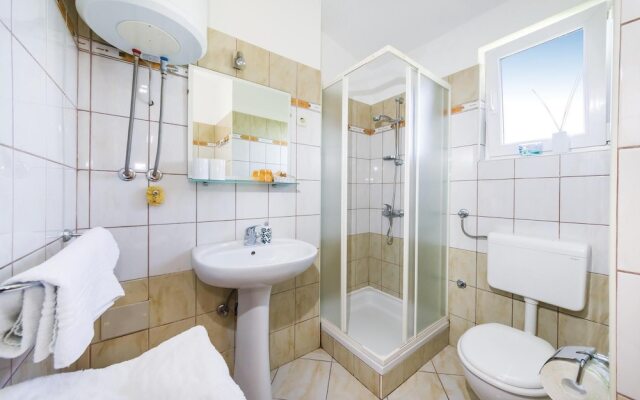 Amazing Home in Bibinje With Wifi and 4 Bedrooms