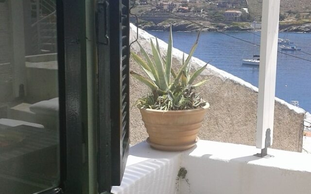 Hidesign Athens Traditional Stone house in Kea