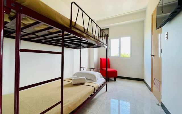 Vaccinated Staff - OYO 823 Stay Inn