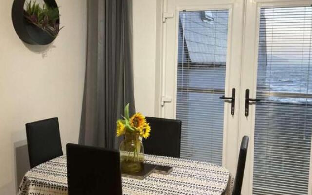 Seaview Apartment