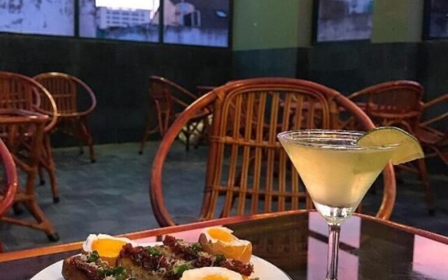 Rest House Pink Church Hostel