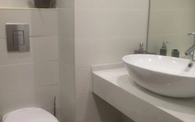 Nomi Suites