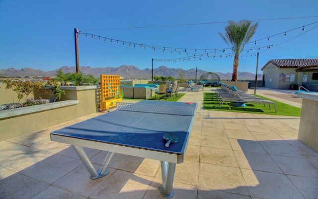 Rooftop Pool with Views-King Beds-Parking 1123