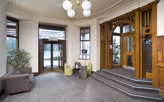 The Tarbet Hotel