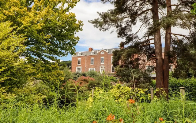Rock House Apartment