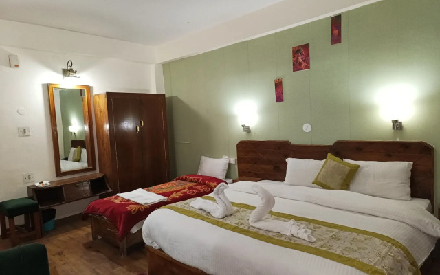 CS Shhandella Hotel