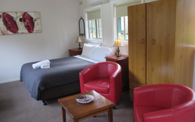 Alpine Riverside Cottages – Guest Rooms – Porepunkah