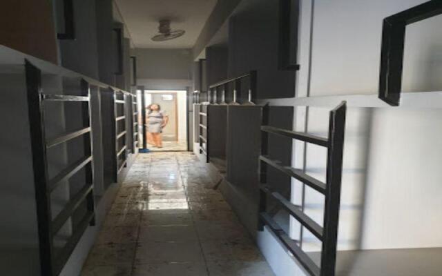 Capsule Sunset Hotel