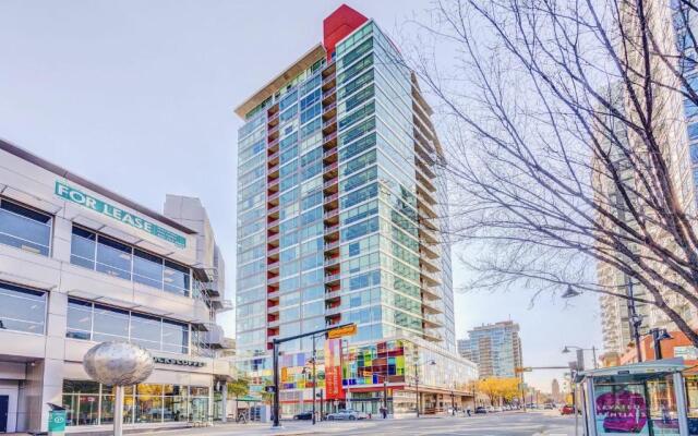 Modern 2BR Apt - DT Calgary w City Views