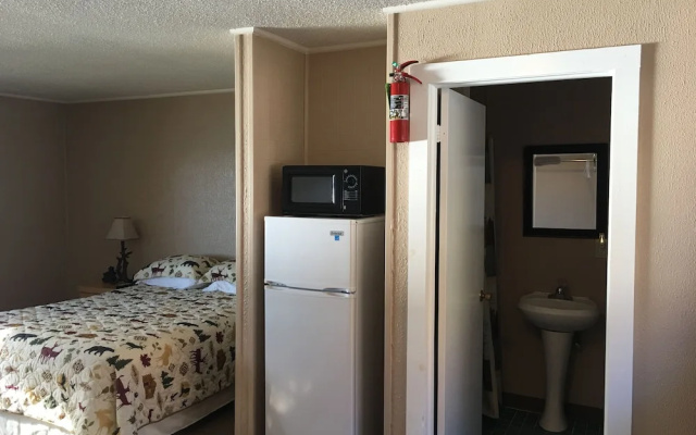 Fife Lake Lodging