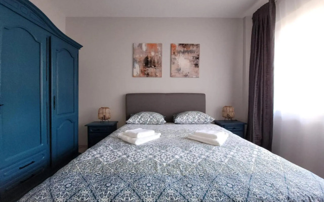 Lovely Apartment Near City Center (w/ Parking)