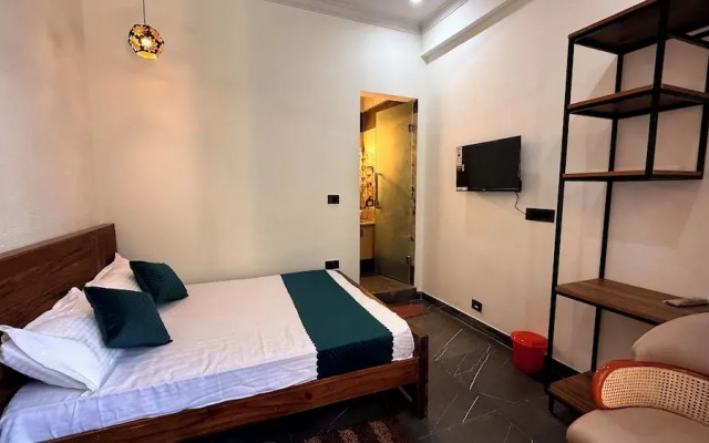 Yes Hotel By The Ganges