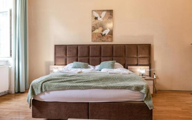 Spacy 2BR Apt. Ideal For Longstays
