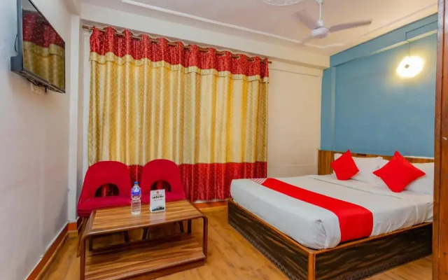 OYO 795 Hotel Holiday Inn