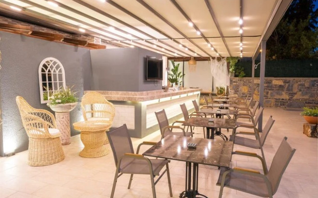 Maye Residence