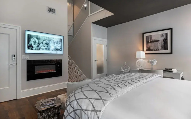 Stonehurst Place Bed & Breakfast