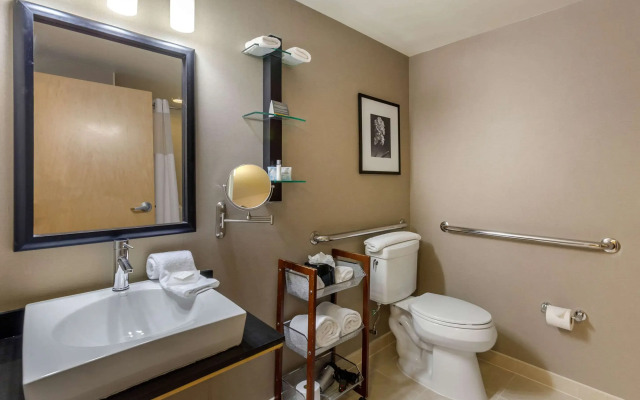 Cambria Hotel Fort Collins