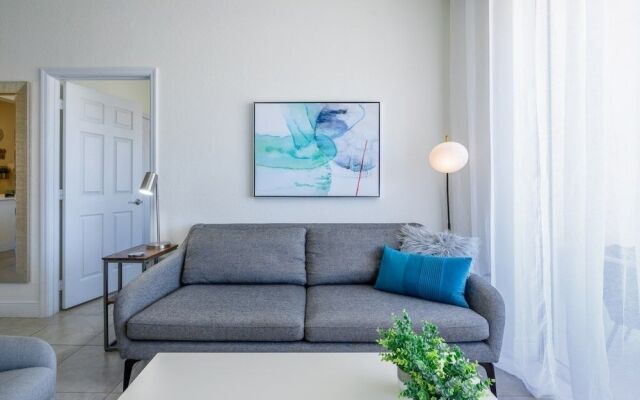 Penthouse Gem 3 Bedroom Condo by Redawning