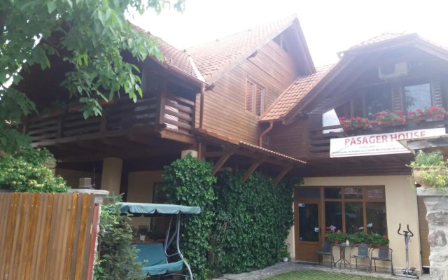 Pasager House