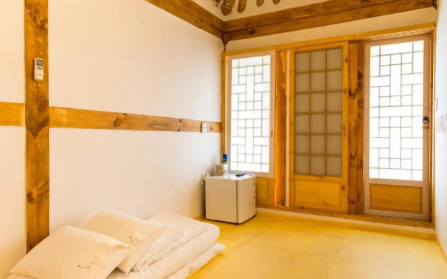 Gaeunchae Hanok Guesthouse Jeonju