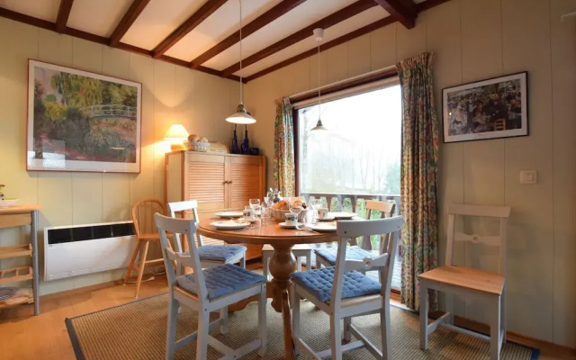 Comfortable Cottage Near Lake Cherapont