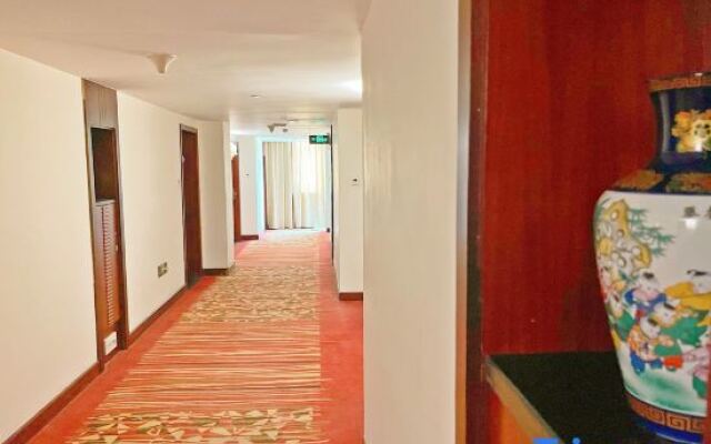 Zhonghuan Hotel