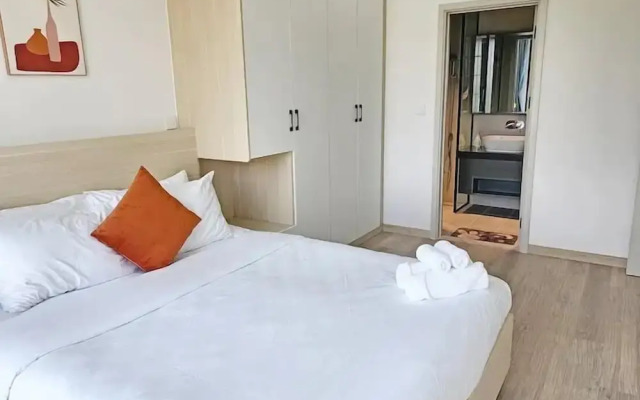 Cardinal Court Apartment