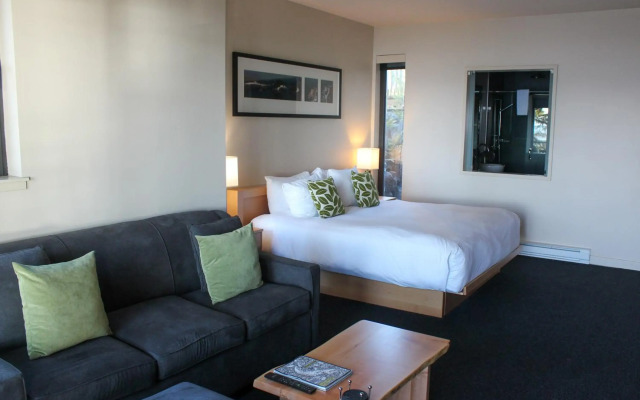 Black Rock Oceanfront Resort
