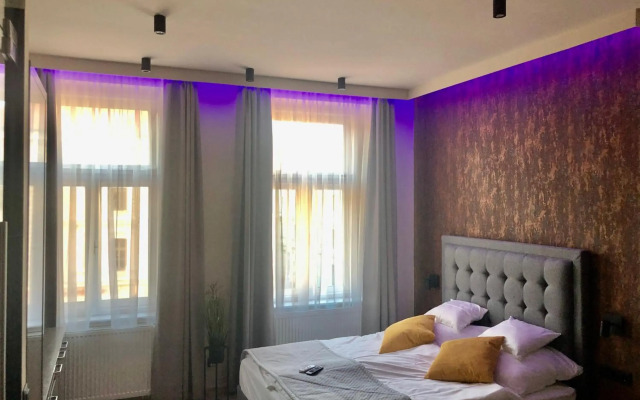 Silver Dawn Apartments