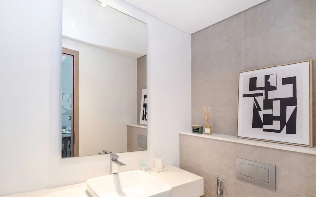 LUX  LIV Contemporary Marina View Suite