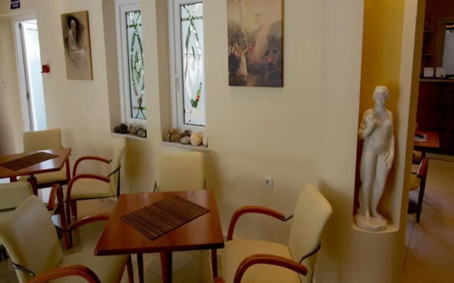 Efstratios Hotel