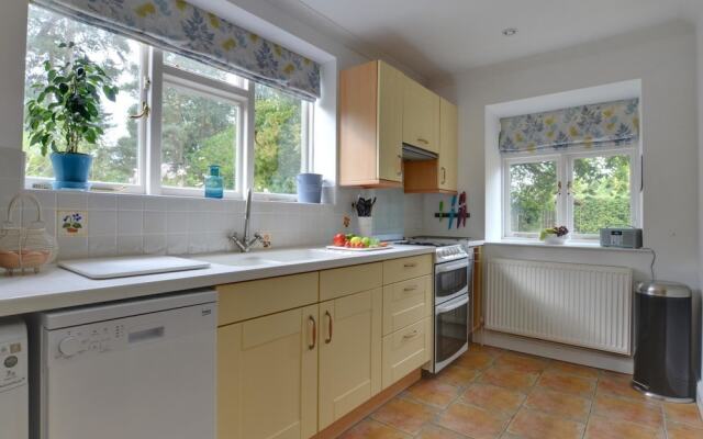 Modern Holiday Home in Hawkhurst Kent With Garden