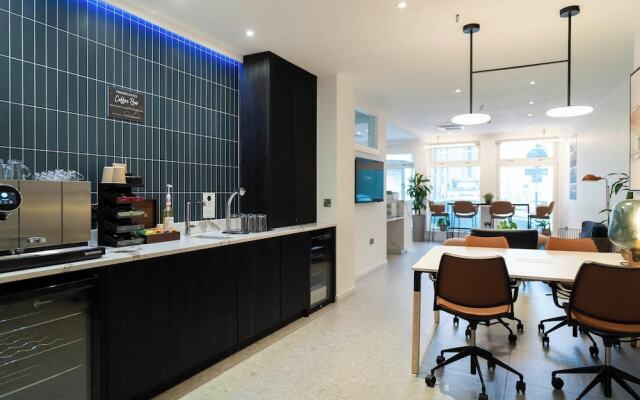 PREMIER SUITES Edinburgh Fountain Court
